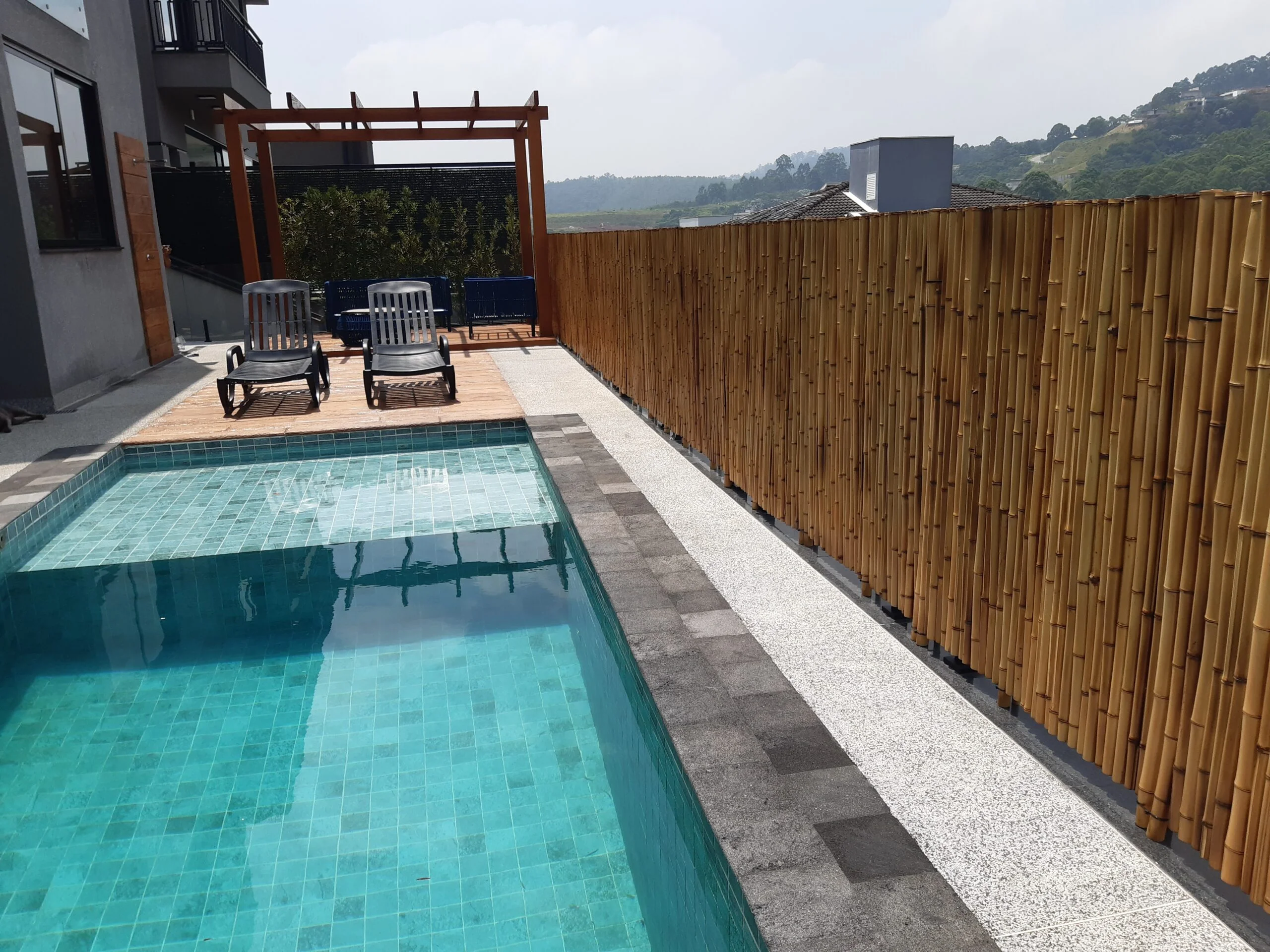 Cerca De Bambu Escura