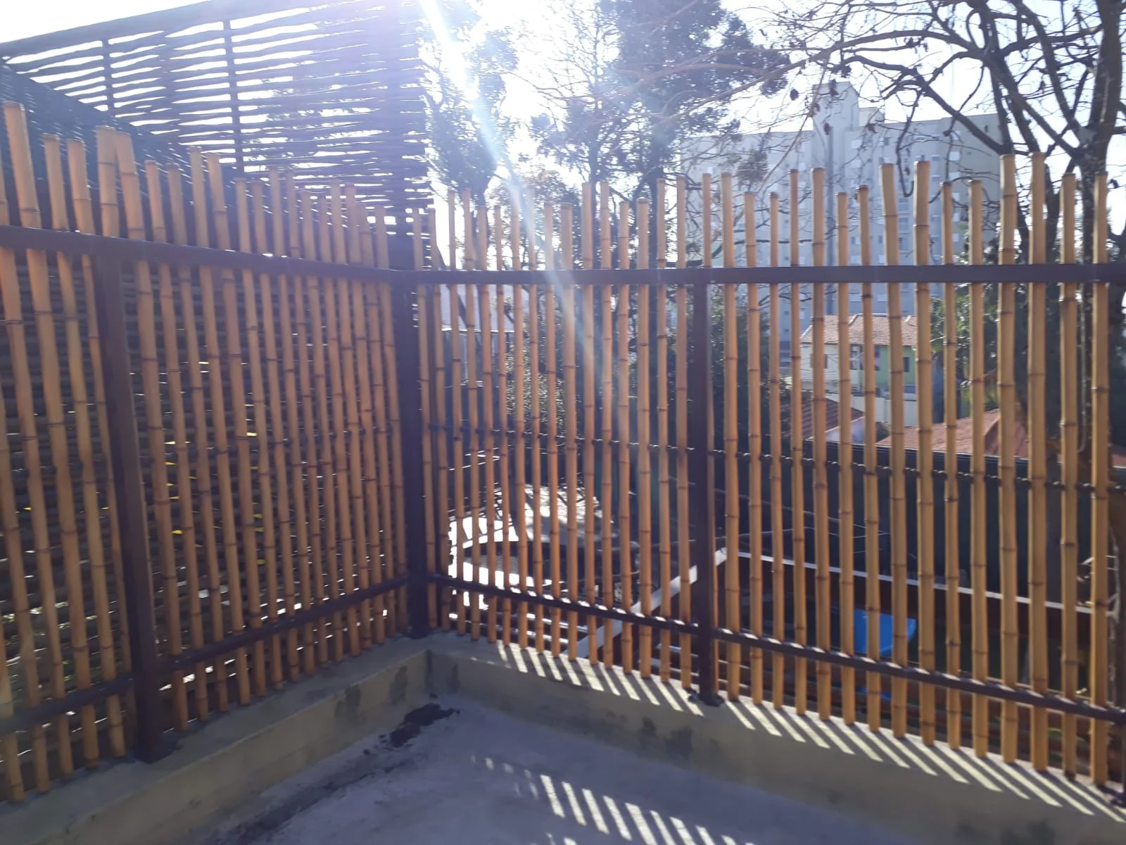 Cerca Assimétrica Com Espaçadores