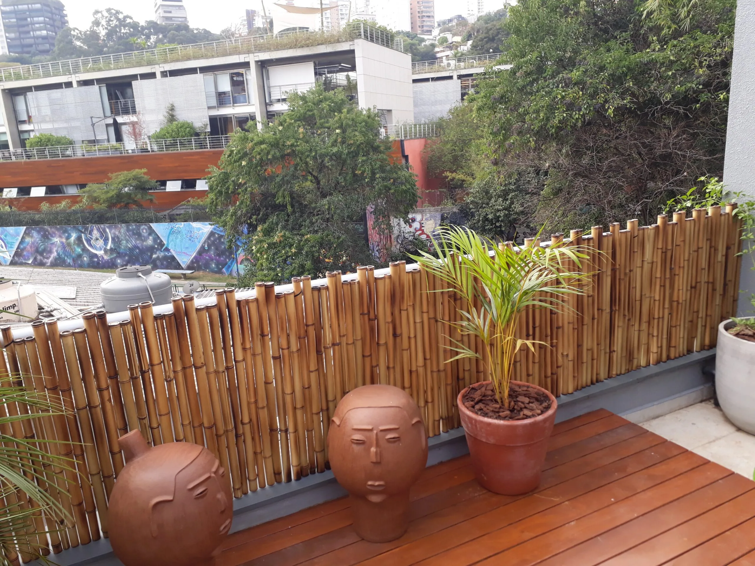 Cerca Castelinho Escurecida